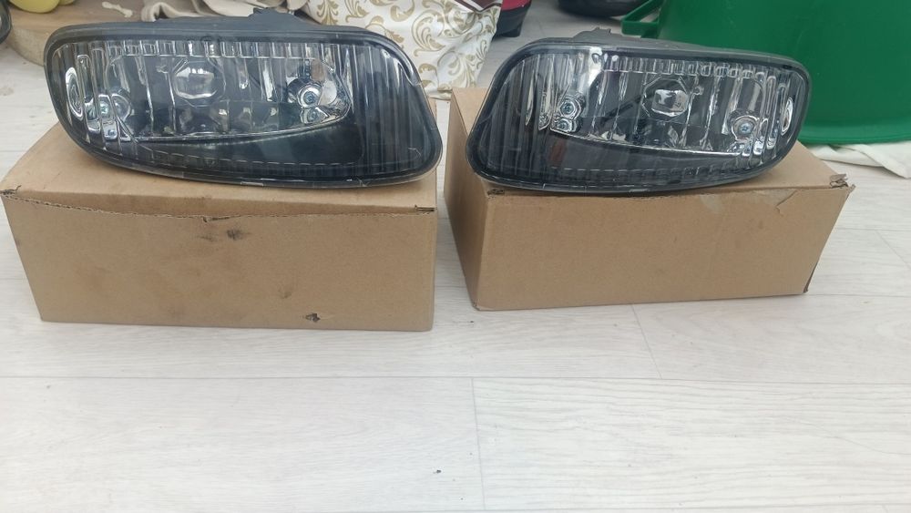 Продам противотуманки от Лексус ес 300