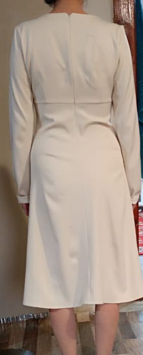 Продам женское платье.