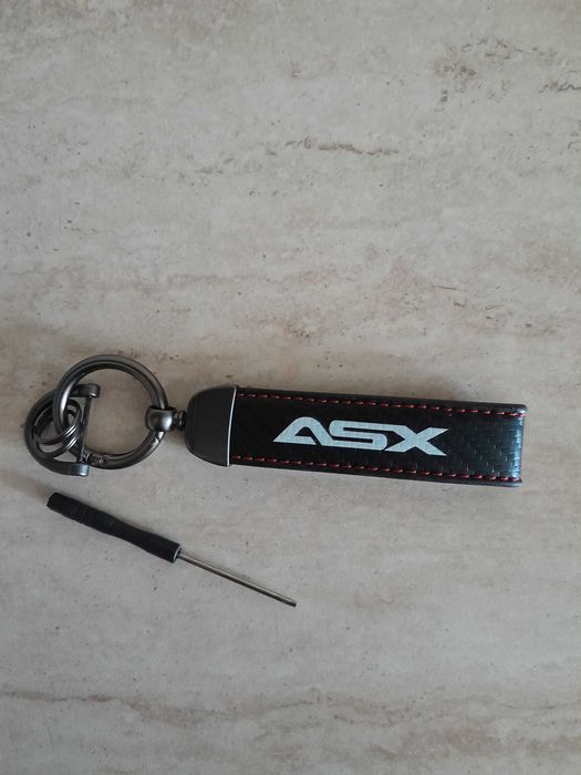 Продавам аксесоари за интериора на Митсубиши