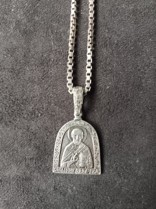 Lanț cu medalion din argint