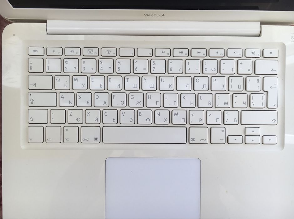 Macbook A1342 mid2010