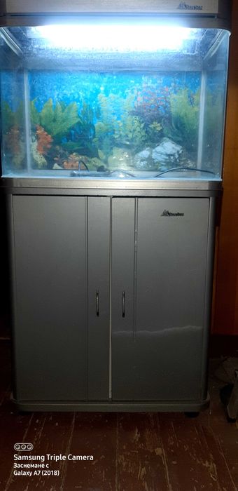 Аквариум и шкаф с ПАКЕТ ПОДАРЪЦИ.гр.Варна