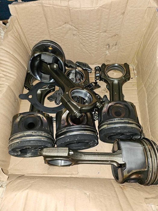 Piston BMW 3.0 Pistoane BMW 3.0 Biela BMW 3.0 AX came fulie