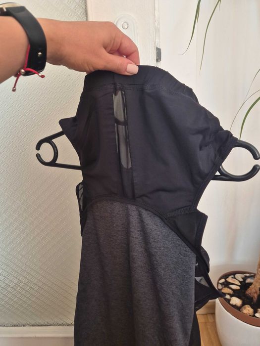 Спортен потник с бюстие Nike / Rasa