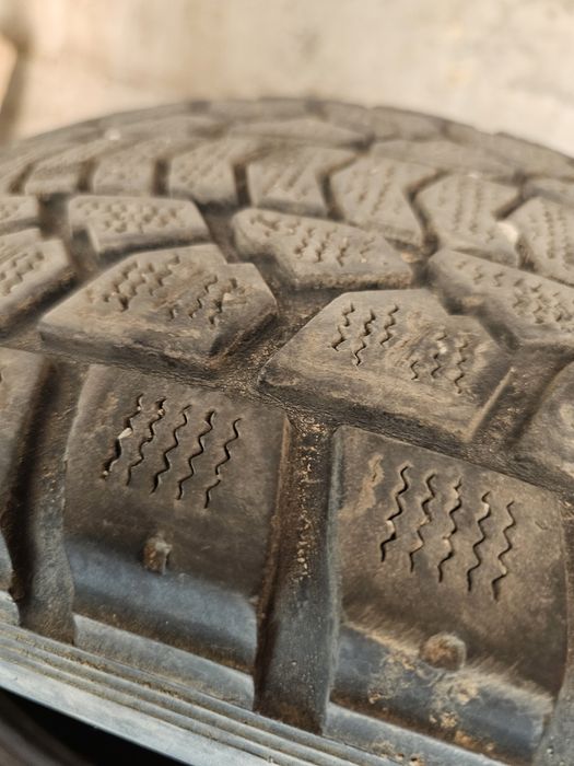 Продам шины 265/65R17
