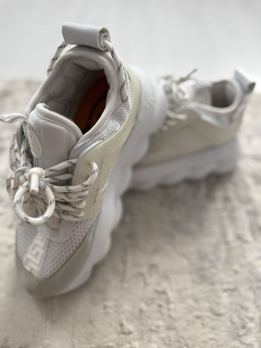 Adidasi versace chain reaction