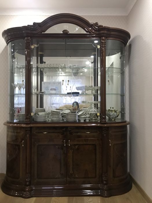 Витрина-сервант