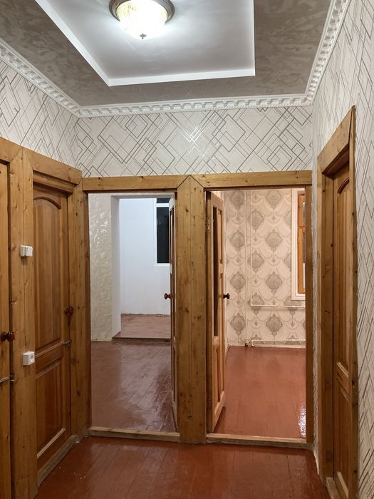 Nurobod kvartira sotiladi