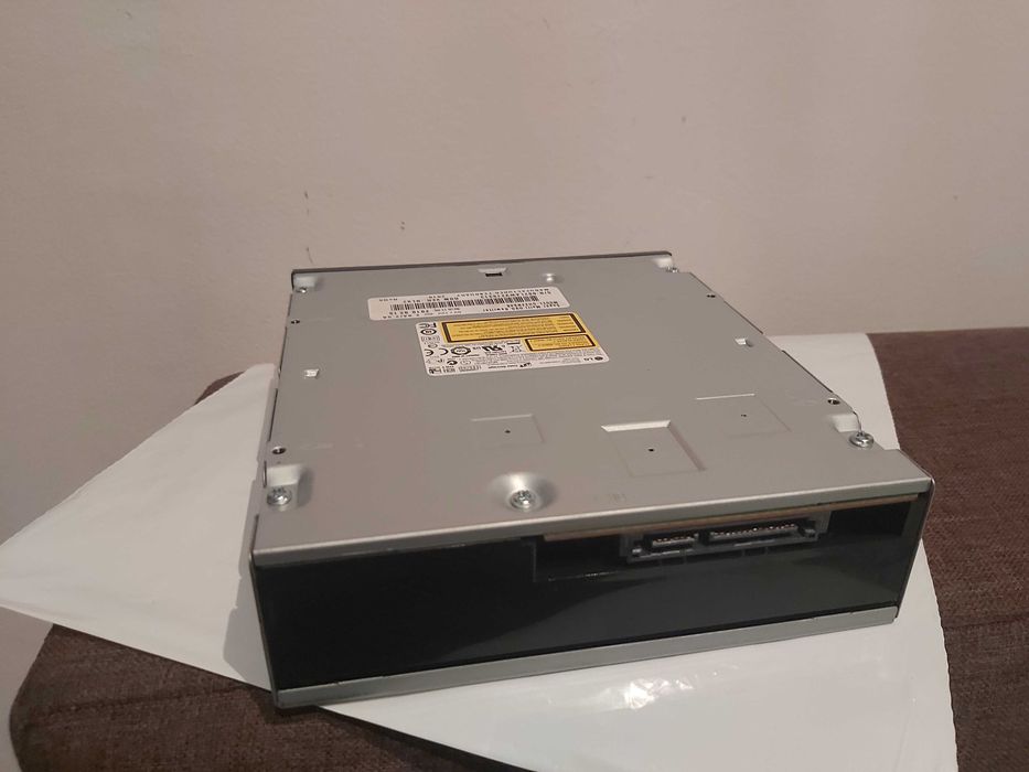 Unitate optica neutilizata dvd-rw pe conectivitate SATA