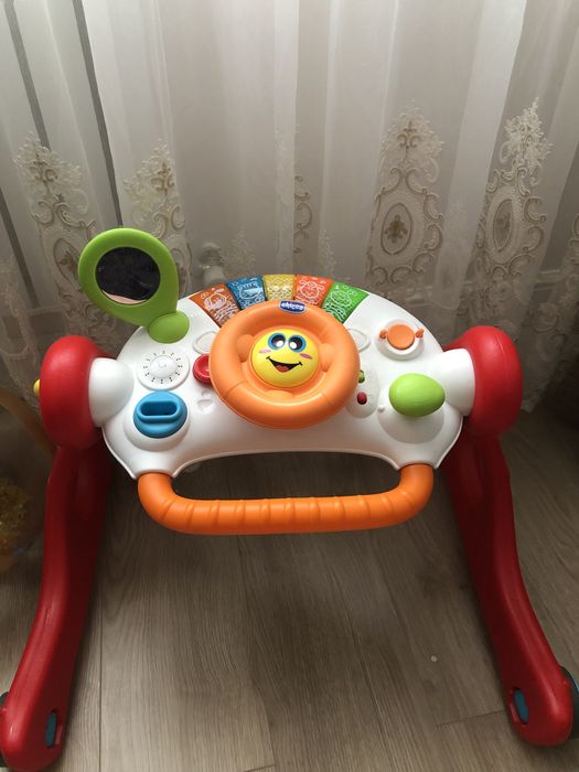 Музыкальная игрушка на колёсиках