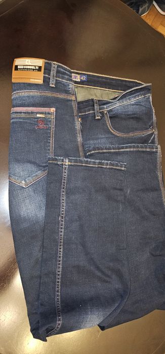 Blugi clasici mărimea 42 primele 3 poze mărimea 40 ultimele 4 poze