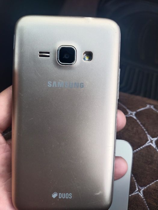 Продам 2 телефона за 15000