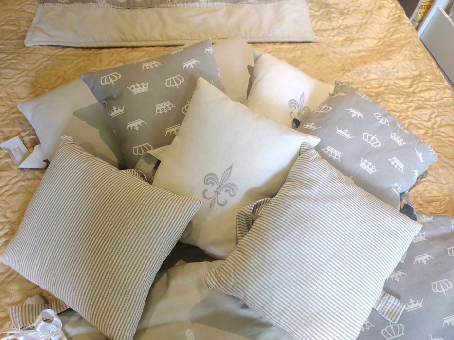 Продам набор ,,Бортики для кроватки"