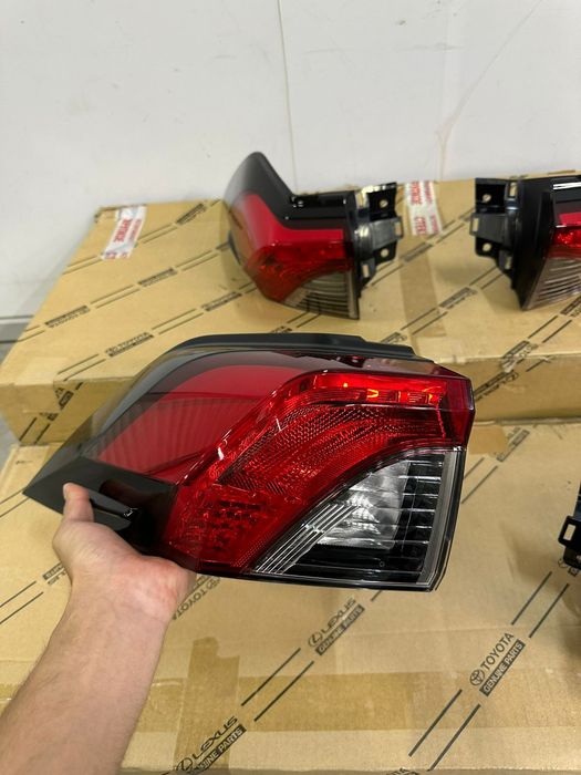 Рав 4 задний фанар 19-