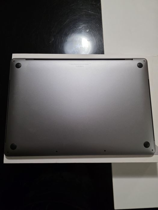 MacBook Pro 16 2019 i9 32GB RAM 2TB SSD