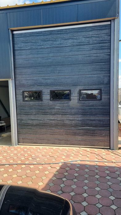 uși de garaj secționale