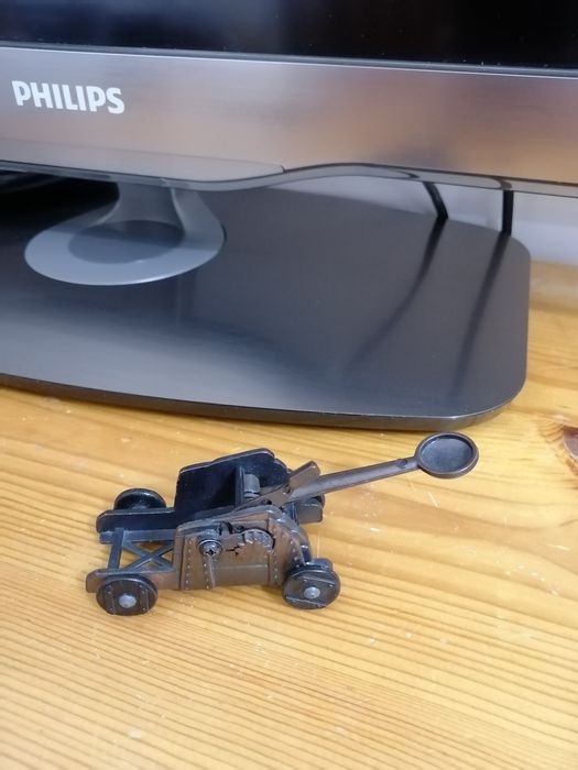 Точилка для карандашей (металлическая)