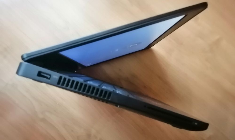 Лаптоп DELL Latitude E5270