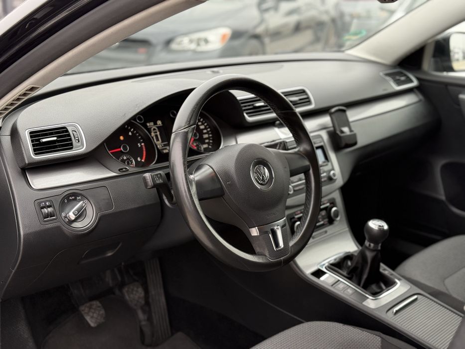 VW Passat 2.0TDI* 140к.с* 2013г* Топ Състояние* 211.000КМ*