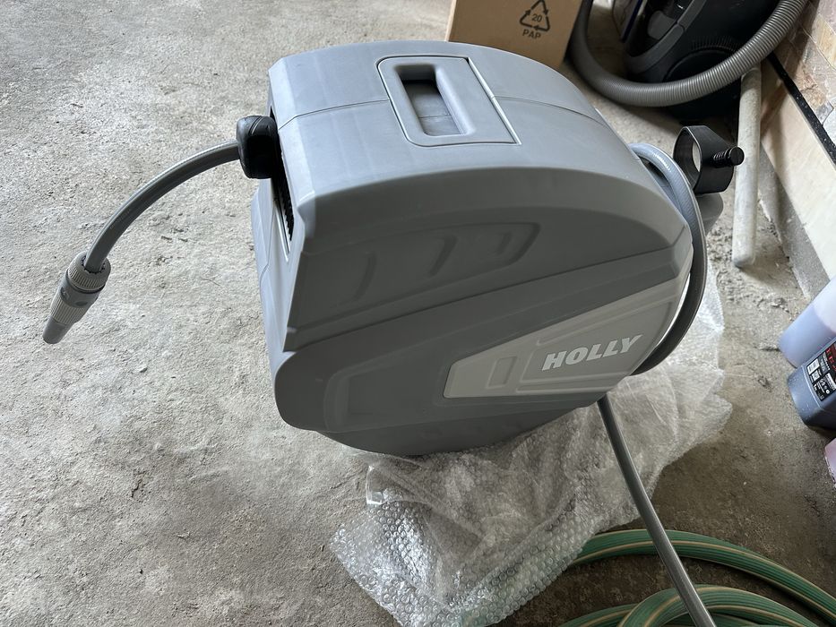 Катушка для шлангов настенная автоматическая