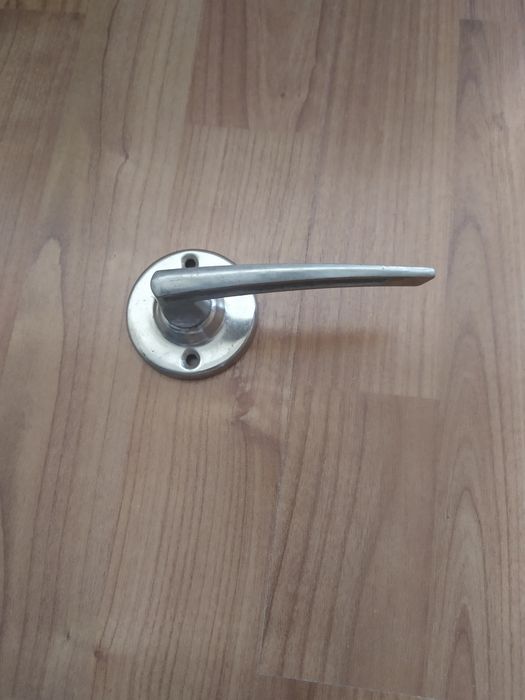 Замки врезные, ручки дверные