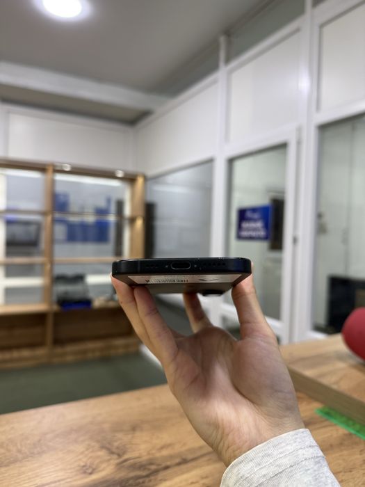 iPhone 16