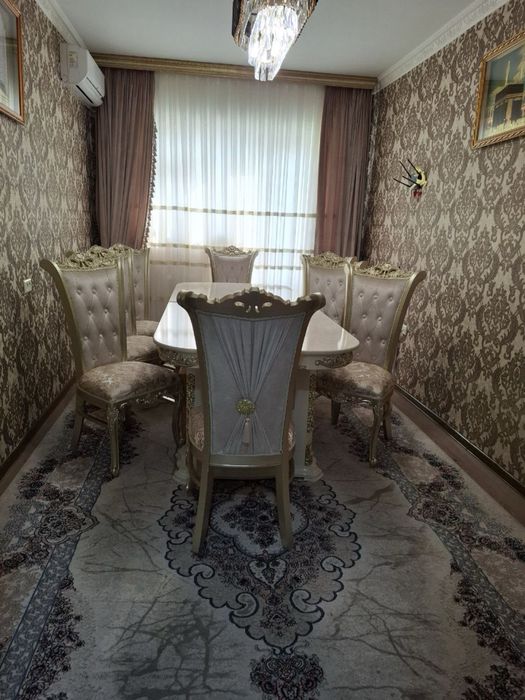 СРОЧНО ПРОДАЮ стол и стулья!