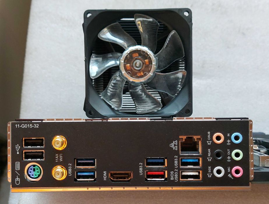 KIT I9 11900F + GIGABYTE Z490 GAMING X AX + Cooler Master RGB