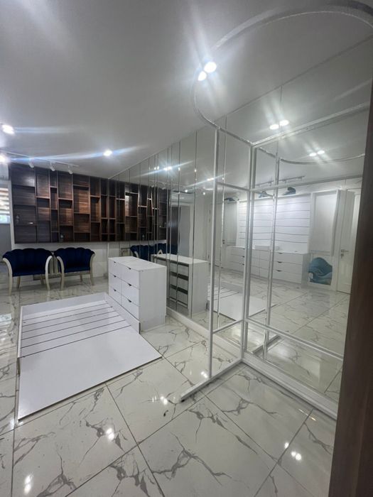 Продаю мебель для магазина нижнего белья (почти новая)