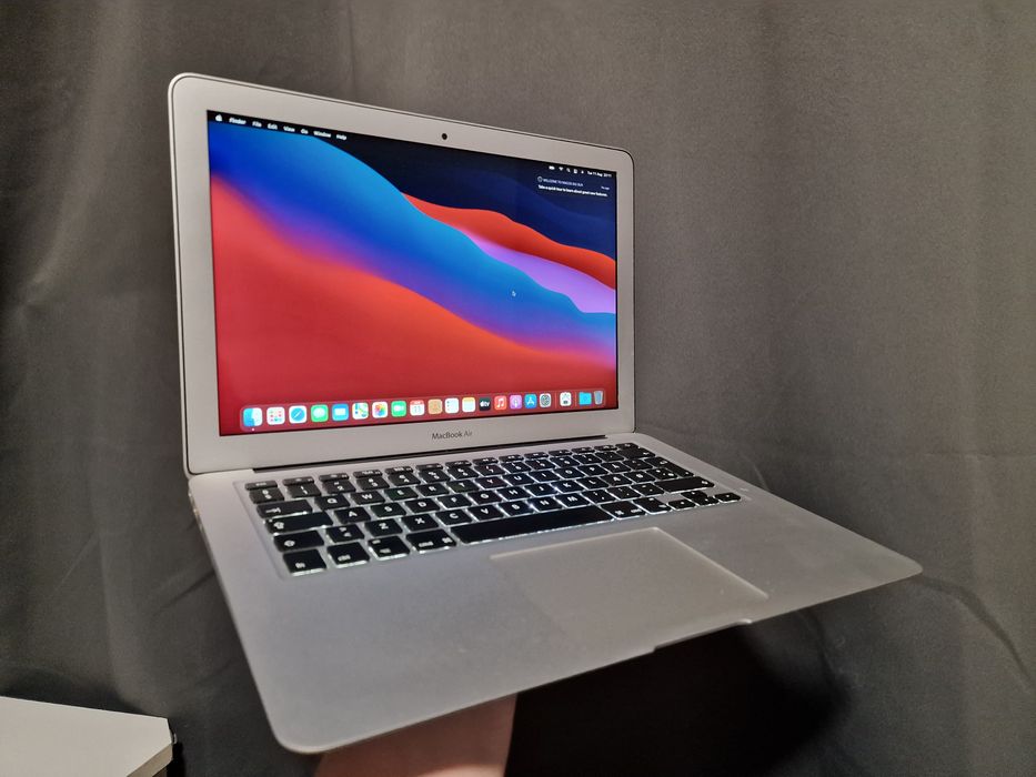 MacBook Air 13" (2014) - Intel i5 / 8GB RAM / 128GB SSD - Stare foarte bună