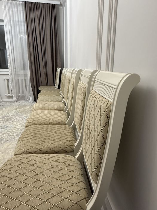 8 стульев дерево