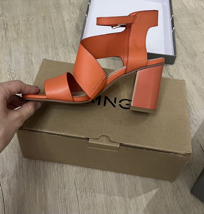 Новые босоножки