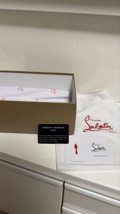 Cristian louboutin обувки