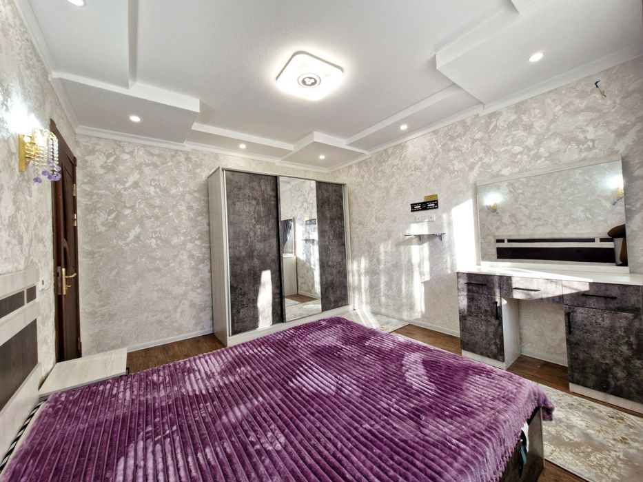 3 комнатная квартира на 3 этаже + 6м внранда 77 серия Фрунзе