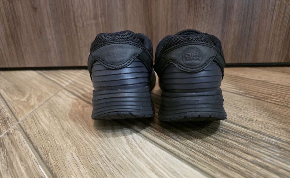Nike Air Max Verse Sneaker 42