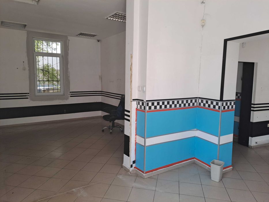 Продава се Магазин в Плевен, Идеален център - 120 кв.м за 1042 €/кв.м - Снимка #1