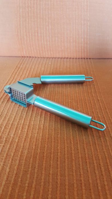 Ustensile de bucătărie preț 5 lei pe bucată sau set