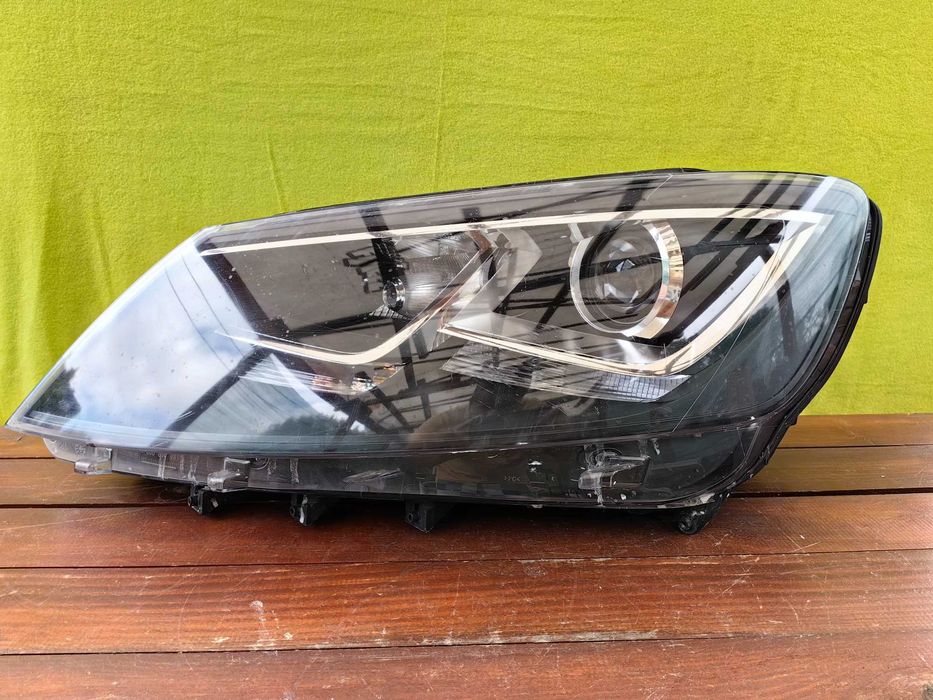 Фар за Seat Alhambra Xenon / Сеат Алхамбра Ксенон