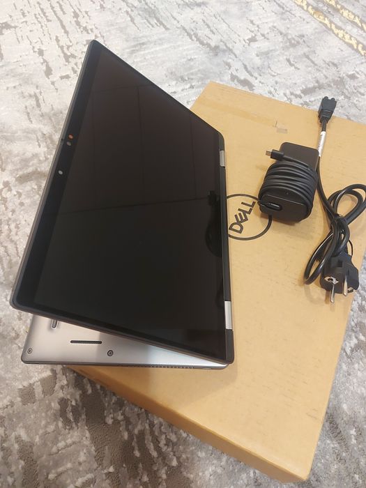 Dell Latitude 2 in 1 7330, 13.3" Fhd TOUCH, i5 1245U, 16Gb, 256Ssd