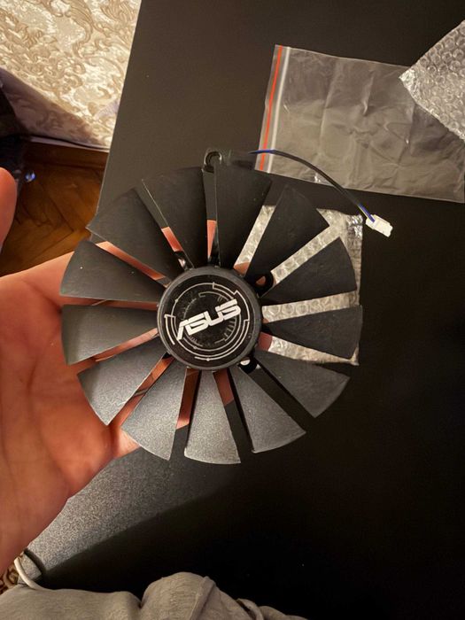 Новый вентилятор (кулер) ASUS для видеокарты (стандартные 9.5 см)
