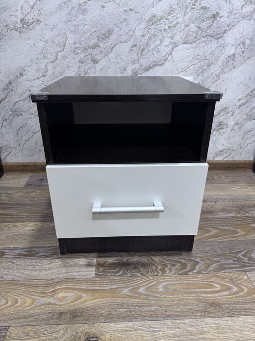 Продам спальный гарнитур.