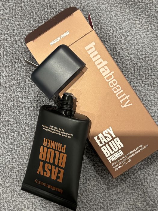 Huda Beauty Easy Blur Silicone-Free Smoothing & Pore-Minimizing Primer