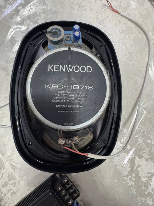 Kenwood 718 Usletel Jbl sotladi
