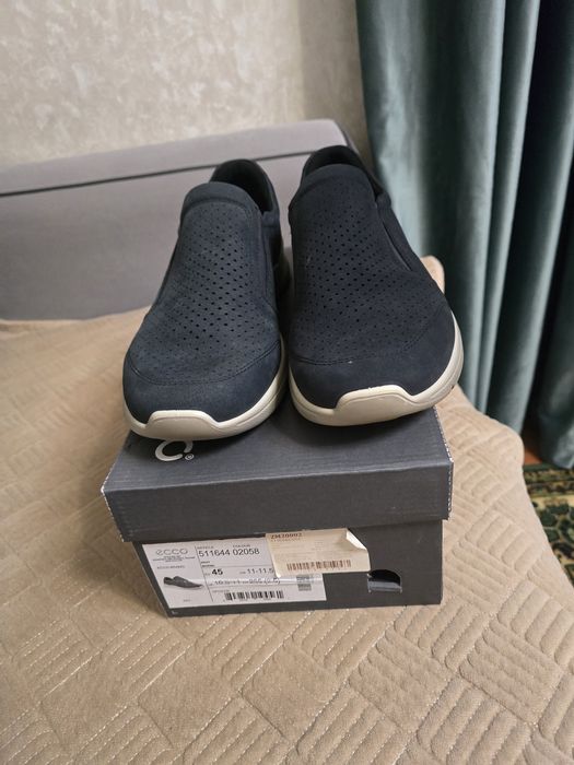 Продается слипоны фирмы Ecco. Размер 45.