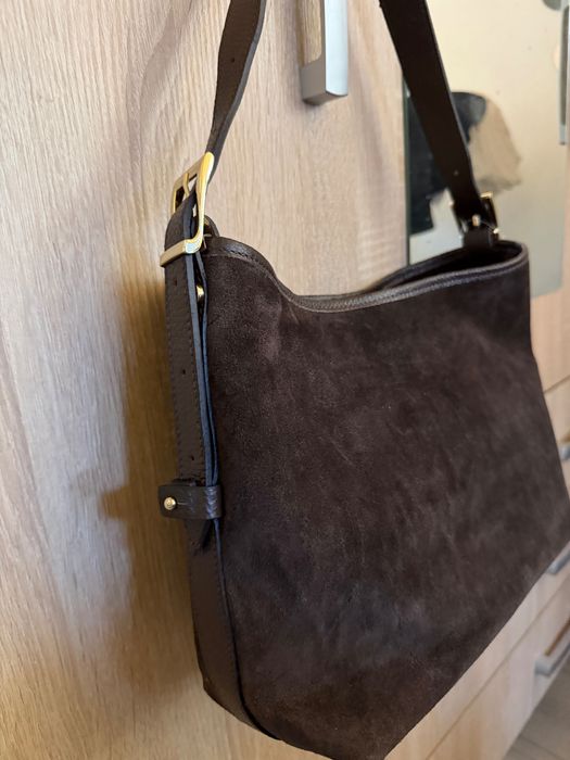 Дамска чанта от естествен велур