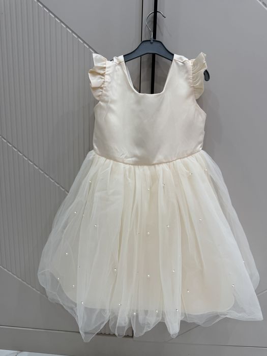 Бежевое платье для девочек