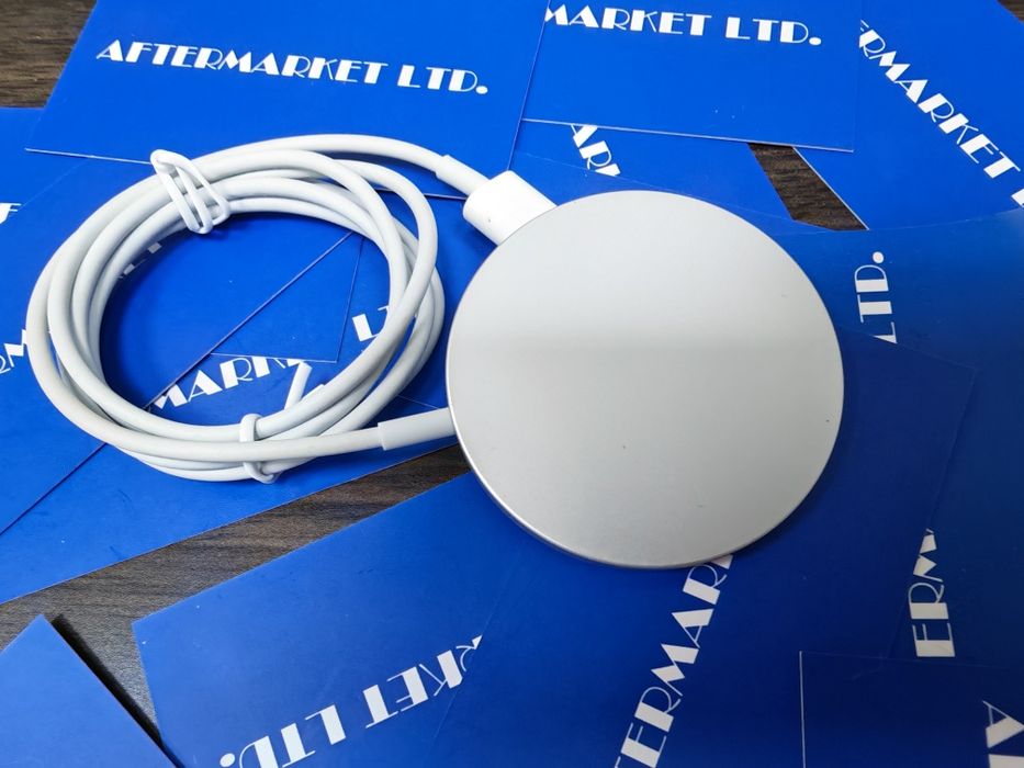 Безжично зарядно Apple MagSafe Charger