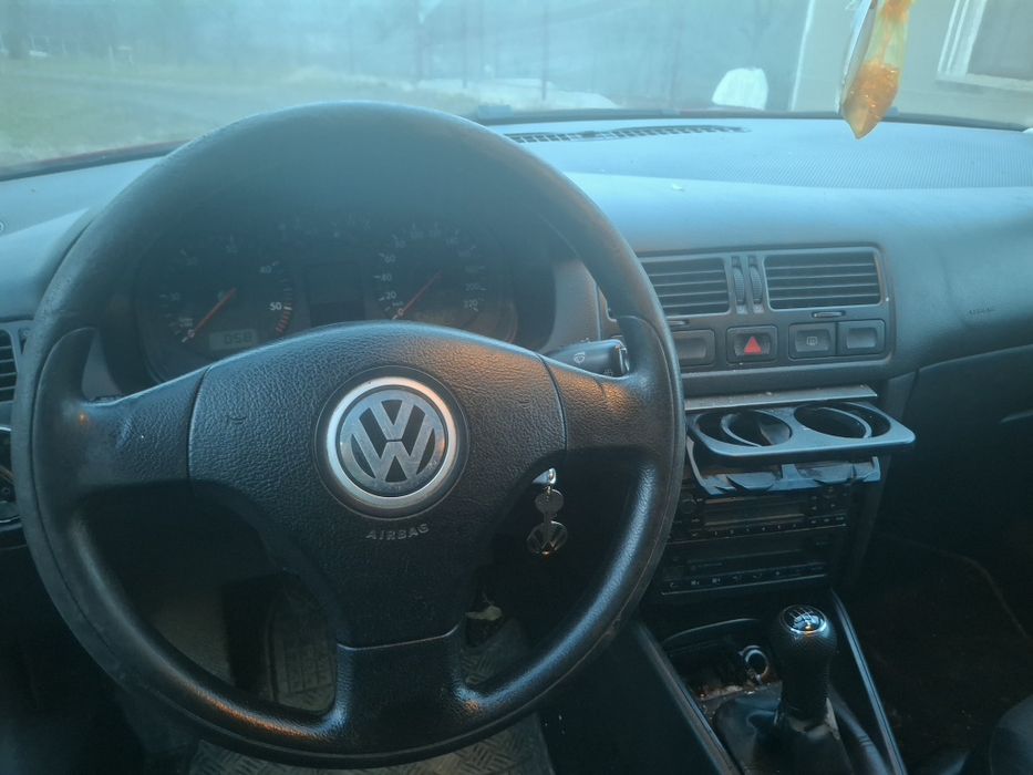 Vând Bora 1.9 tdi