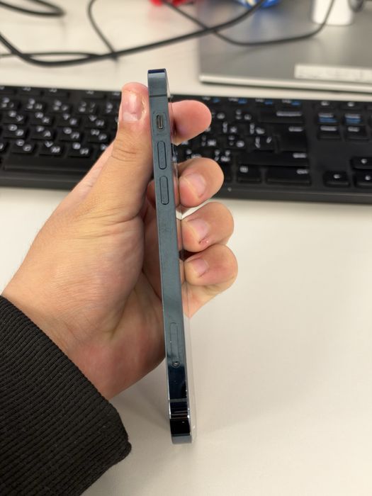 Продам б/у iPhone 12 pro 256 GB