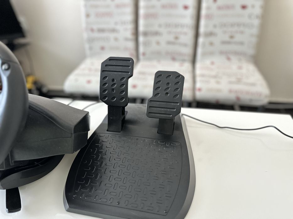 Волан за игра Thrustmaster T180 съвместим с PS5 и PS4